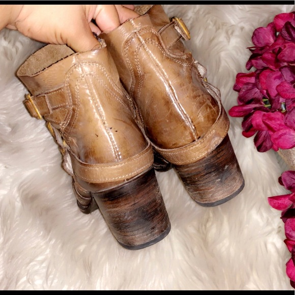 FREEBIRD Savor Tan Ankle Bootie - Picture 6 of 7